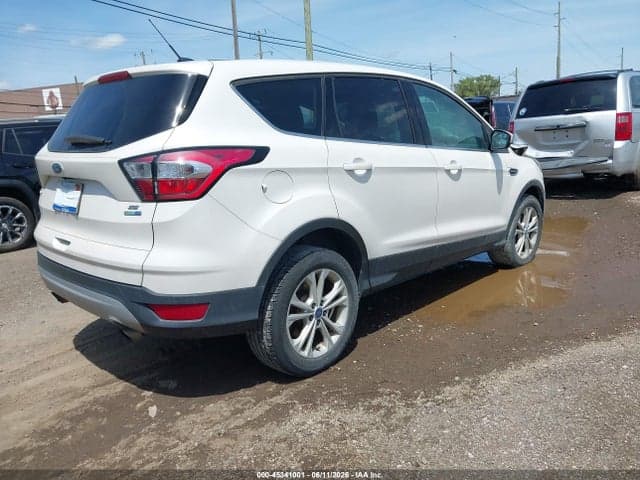 2017 FORD ESCAPE SE 4