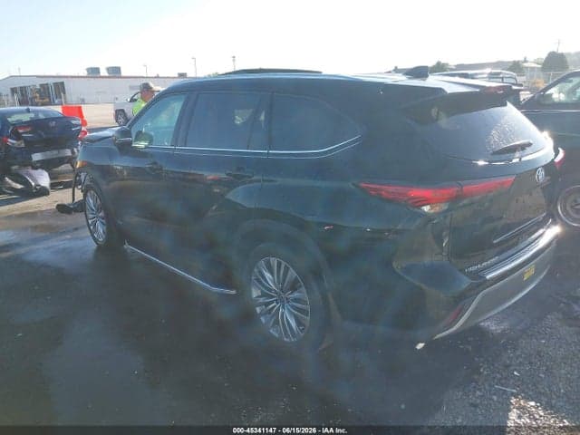 2021 TOYOTA HIGHLANDER HYBRID PLATINUM 3