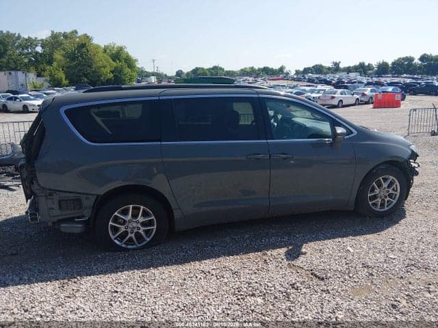 2022 CHRYSLER PACIFICA TOURING L 14