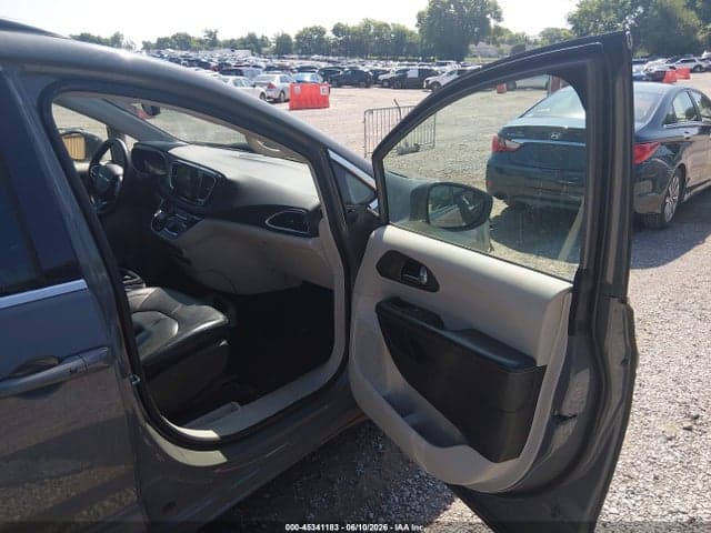 2022 CHRYSLER PACIFICA TOURING L 5
