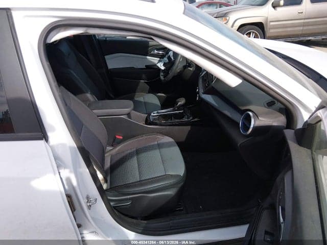 2025 CHEVROLET TRAX FWD LT 5