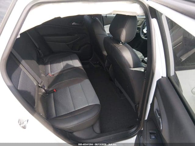 2025 CHEVROLET TRAX FWD LT 8