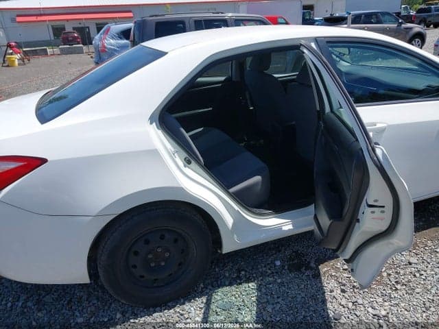 2017 TOYOTA COROLLA L 8