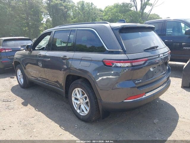 2025 JEEP GRAND CHEROKEE LAREDO X 4X4 3
