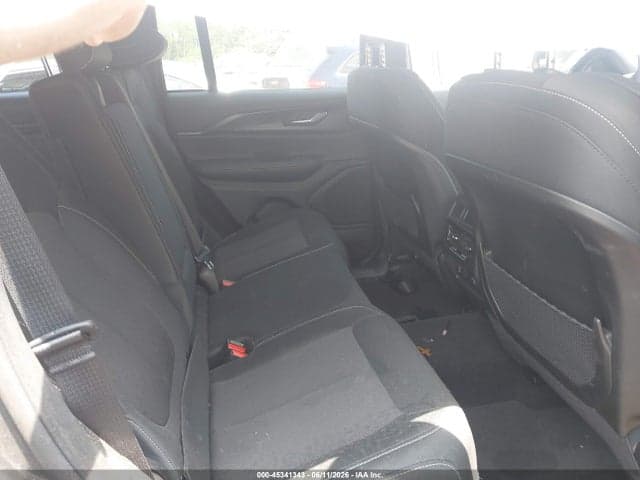 2025 JEEP GRAND CHEROKEE LAREDO X 4X4 8