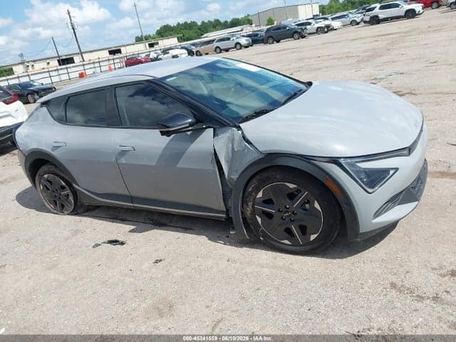 2025 KIA EV6 LIGHT LONG RANGE RWD 12
