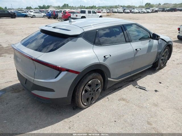 2025 KIA EV6 LIGHT LONG RANGE RWD 4