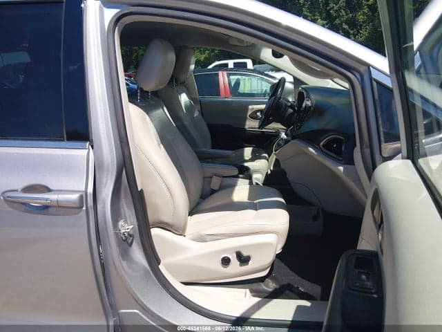 2019 CHRYSLER PACIFICA TOURING L PLUS 5