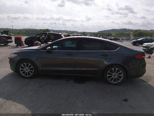 2017 FORD FUSION SE 15