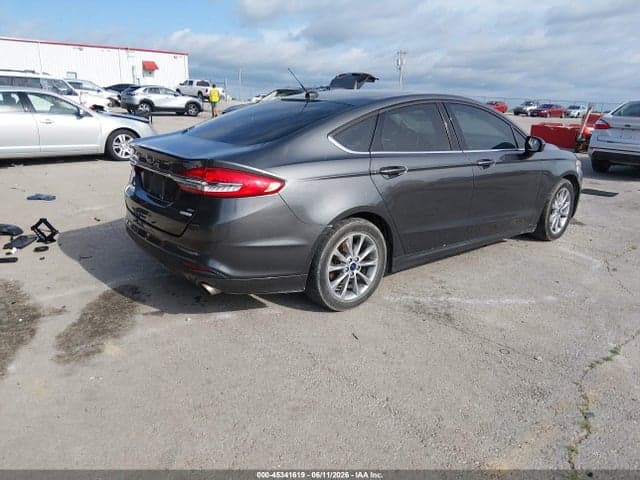2017 FORD FUSION SE 4