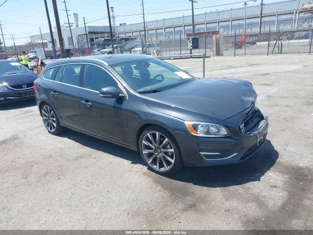 2015 VOLVO V60 T5
