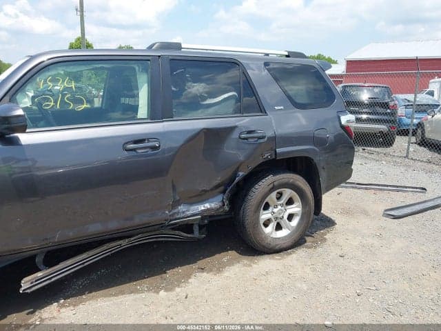 2020 TOYOTA 4RUNNER SR5 6