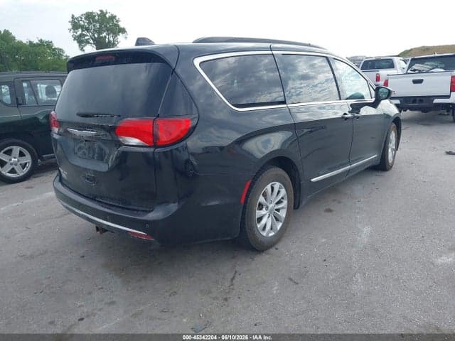 2017 CHRYSLER PACIFICA TOURING-L 4