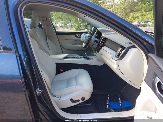 2024 VOLVO XC60 B5 5