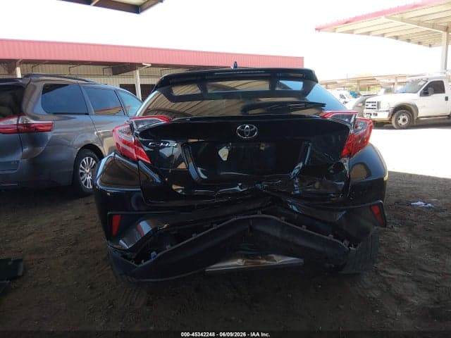 2022 TOYOTA C-HR XLE 16