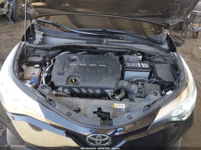 2022 TOYOTA C-HR XLE 10