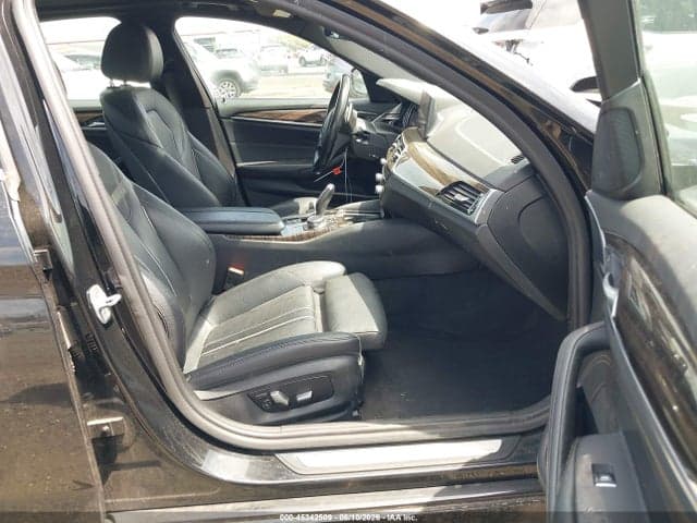 2019 BMW 530I 5