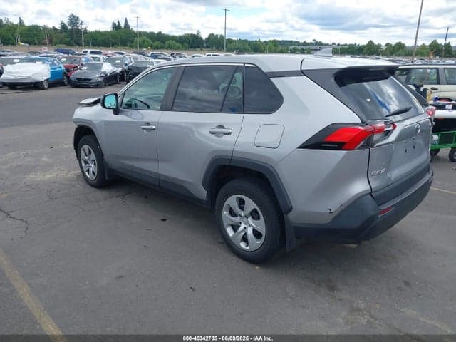 2022 TOYOTA RAV4 LE 3