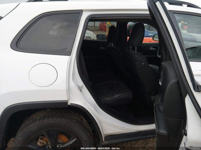 2016 JEEP CHEROKEE ALTITUDE 8