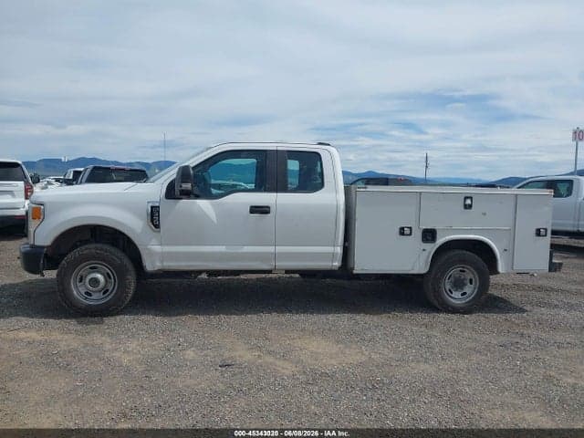 2022 FORD F-350 XL 19