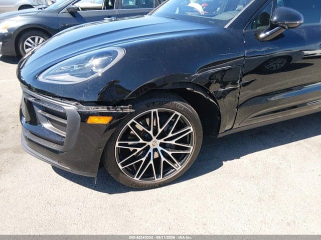 2023 PORSCHE MACAN T 6