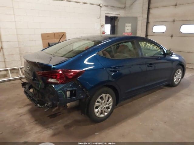 2019 HYUNDAI ELANTRA SE 4