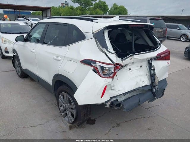 2021 KIA SELTOS S 3