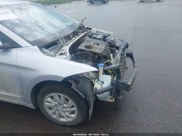 2017 HYUNDAI ELANTRA SE 14