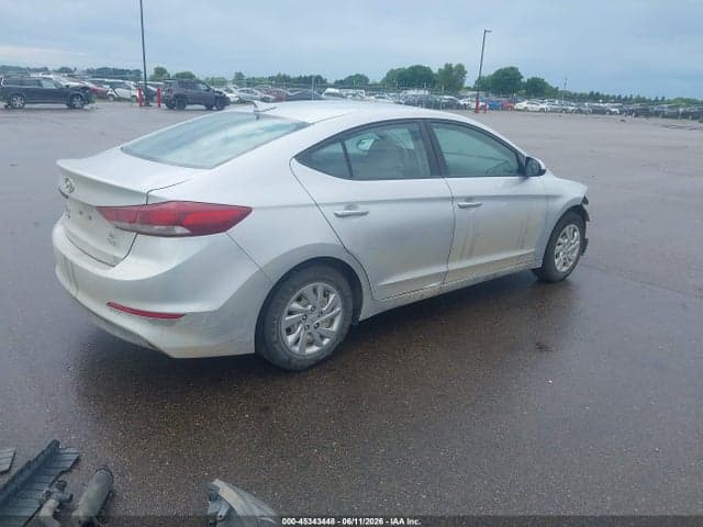 2017 HYUNDAI ELANTRA SE 4