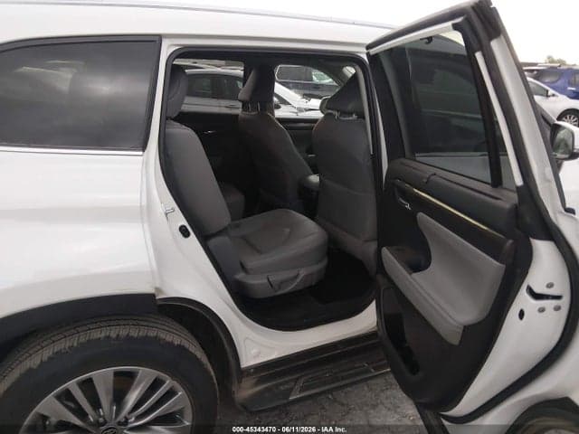 2021 TOYOTA HIGHLANDER PLATINUM 8