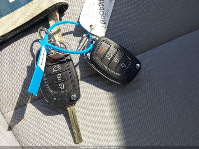 2020 HYUNDAI TUCSON SE 11