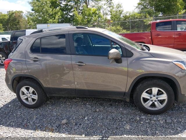 2021 CHEVROLET TRAX AWD LT 13