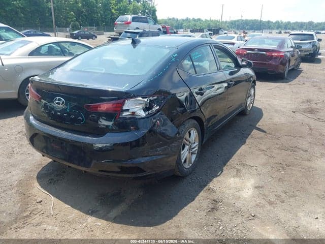 2020 HYUNDAI ELANTRA SEL 4