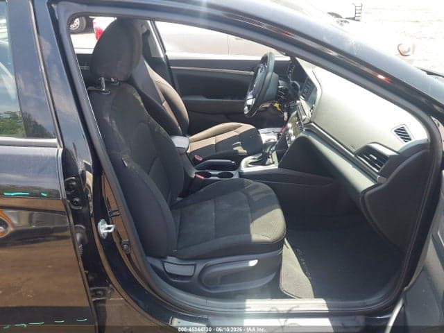 2020 HYUNDAI ELANTRA SEL 5