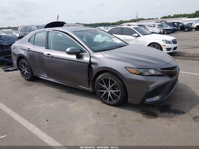 2024 TOYOTA CAMRY SE - 1