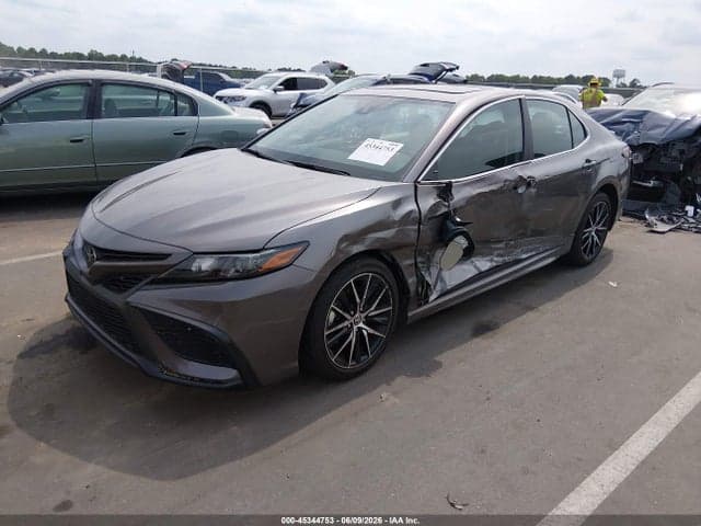2024 TOYOTA CAMRY SE 2
