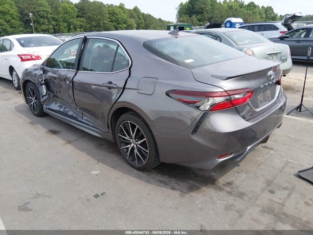 2024 TOYOTA CAMRY SE 3