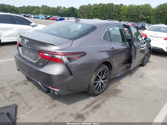 2024 TOYOTA CAMRY SE 4
