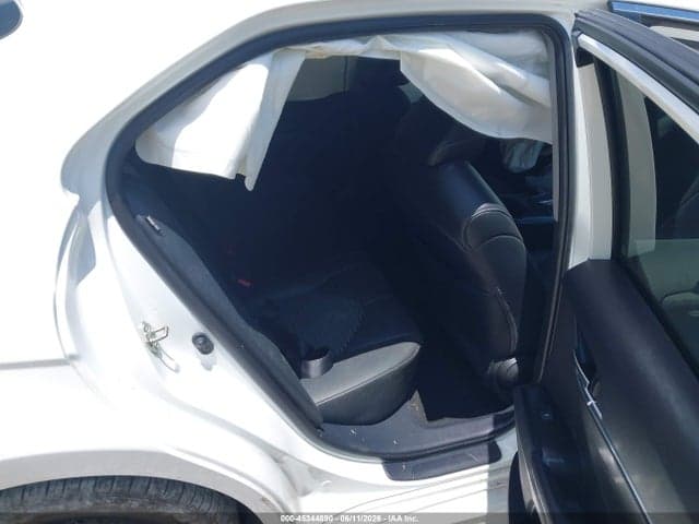 2020 TOYOTA CAMRY SE 8