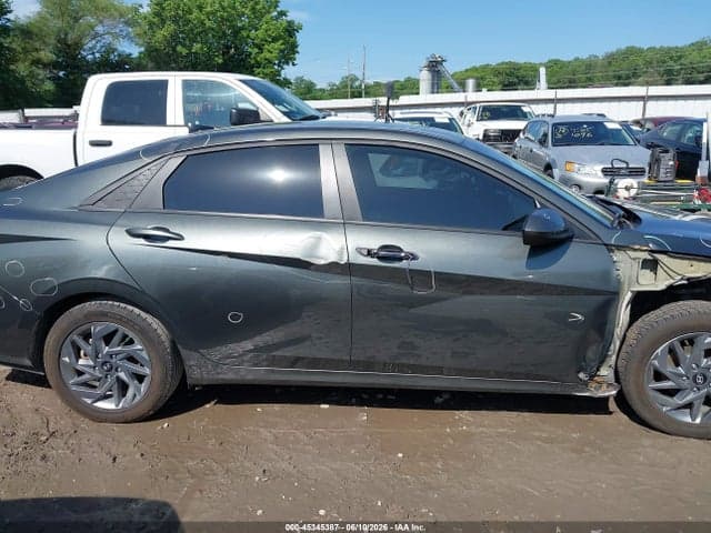 2024 HYUNDAI ELANTRA SEL 14