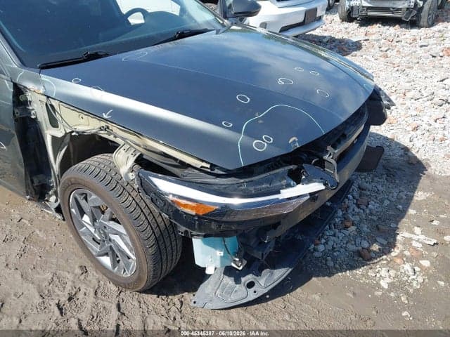 2024 HYUNDAI ELANTRA SEL 18
