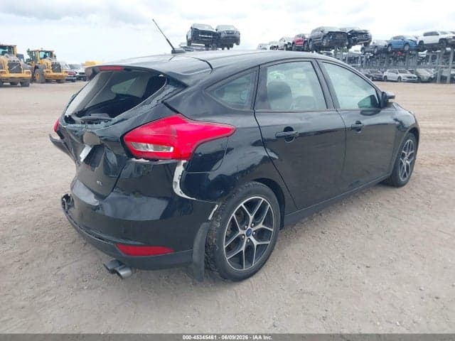 2017 FORD FOCUS SEL 4