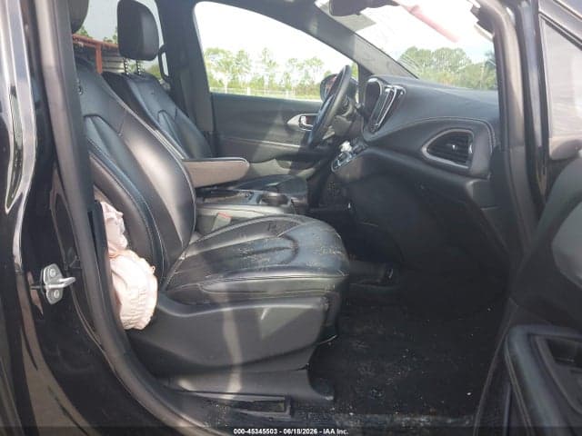 2023 CHRYSLER PACIFICA TOURING L 5