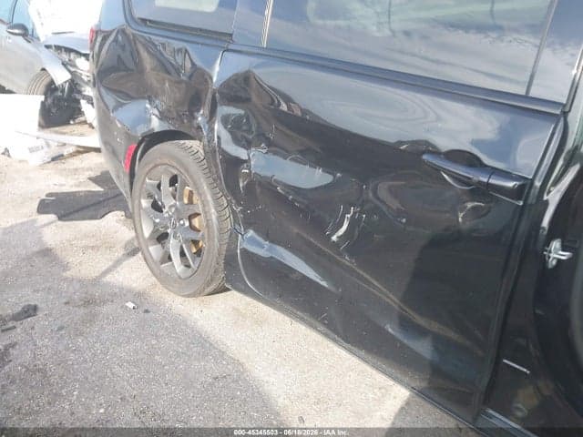 2023 CHRYSLER PACIFICA TOURING L 6