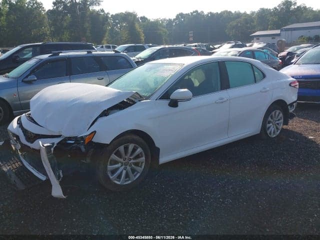 2020 TOYOTA CAMRY LE AWD 2