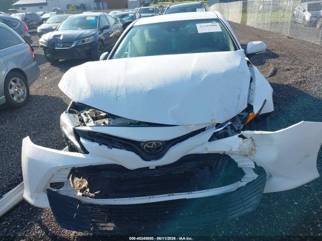 2020 TOYOTA CAMRY LE AWD 6