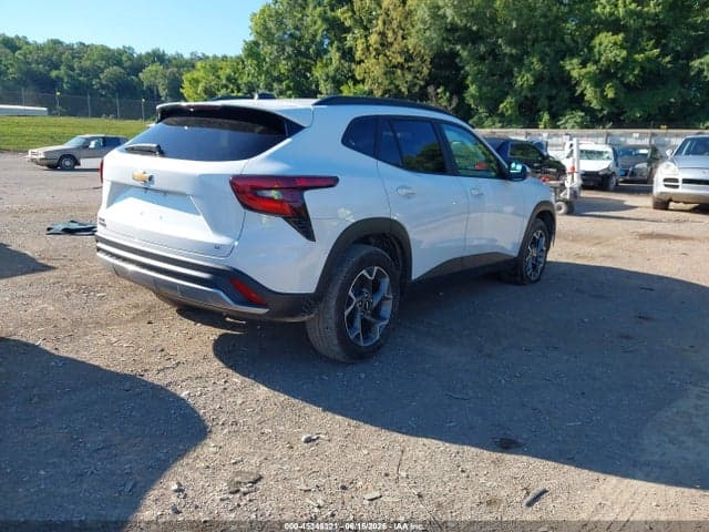 2025 CHEVROLET TRAX FWD LT 4