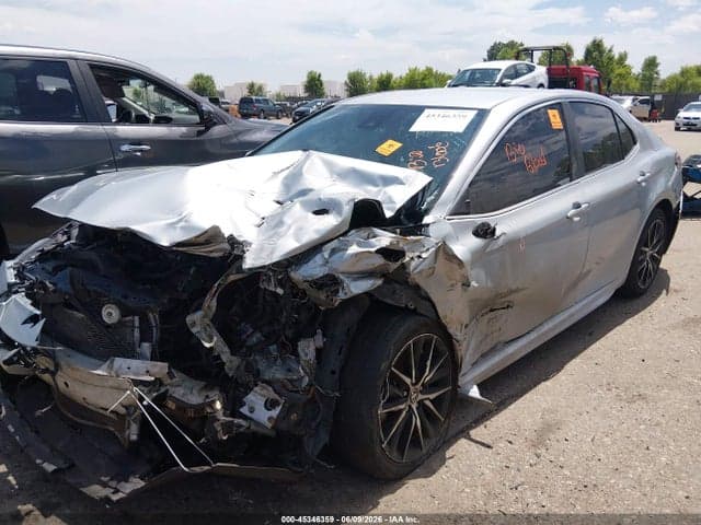 2022 TOYOTA CAMRY SE AWD 2