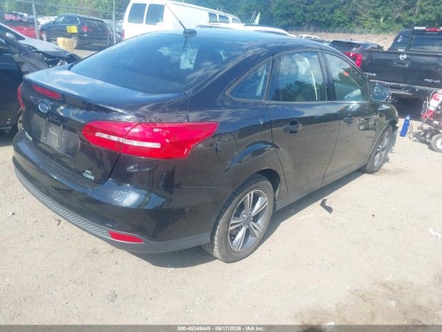 2017 FORD FOCUS SE 4
