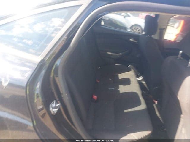 2017 FORD FOCUS SE 8